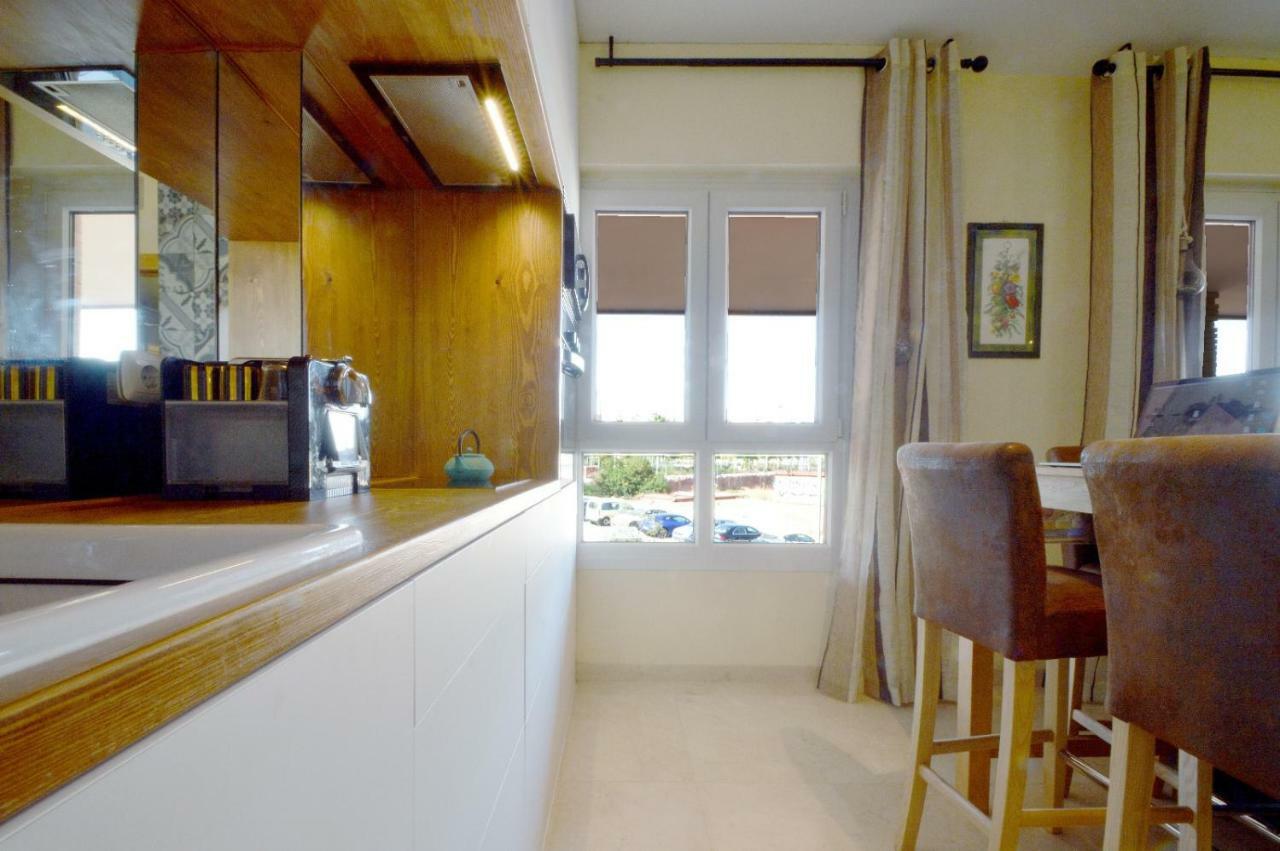 Moderno Apartamento Frente A La Playa Y El Centro Appartement Almería Buitenkant foto