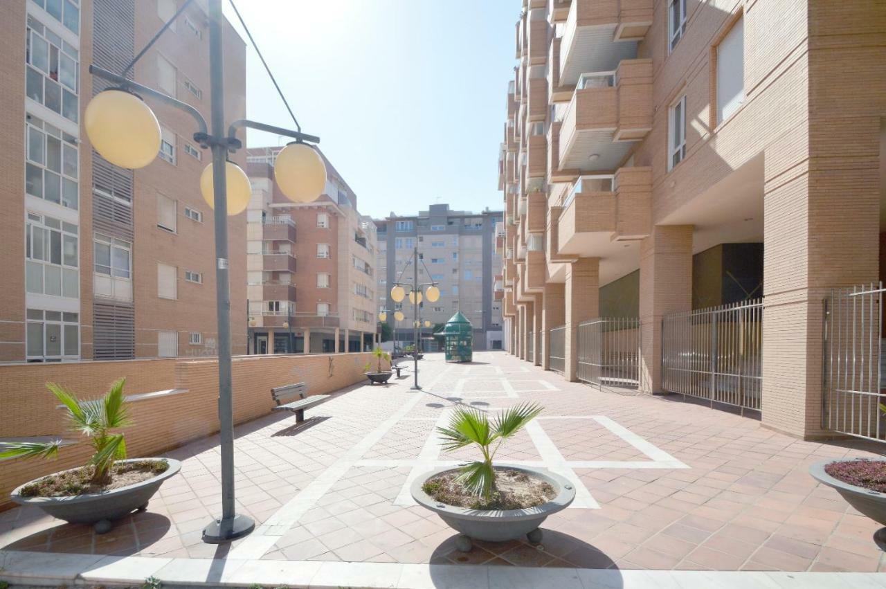 Moderno Apartamento Frente A La Playa Y El Centro Appartement Almería Buitenkant foto