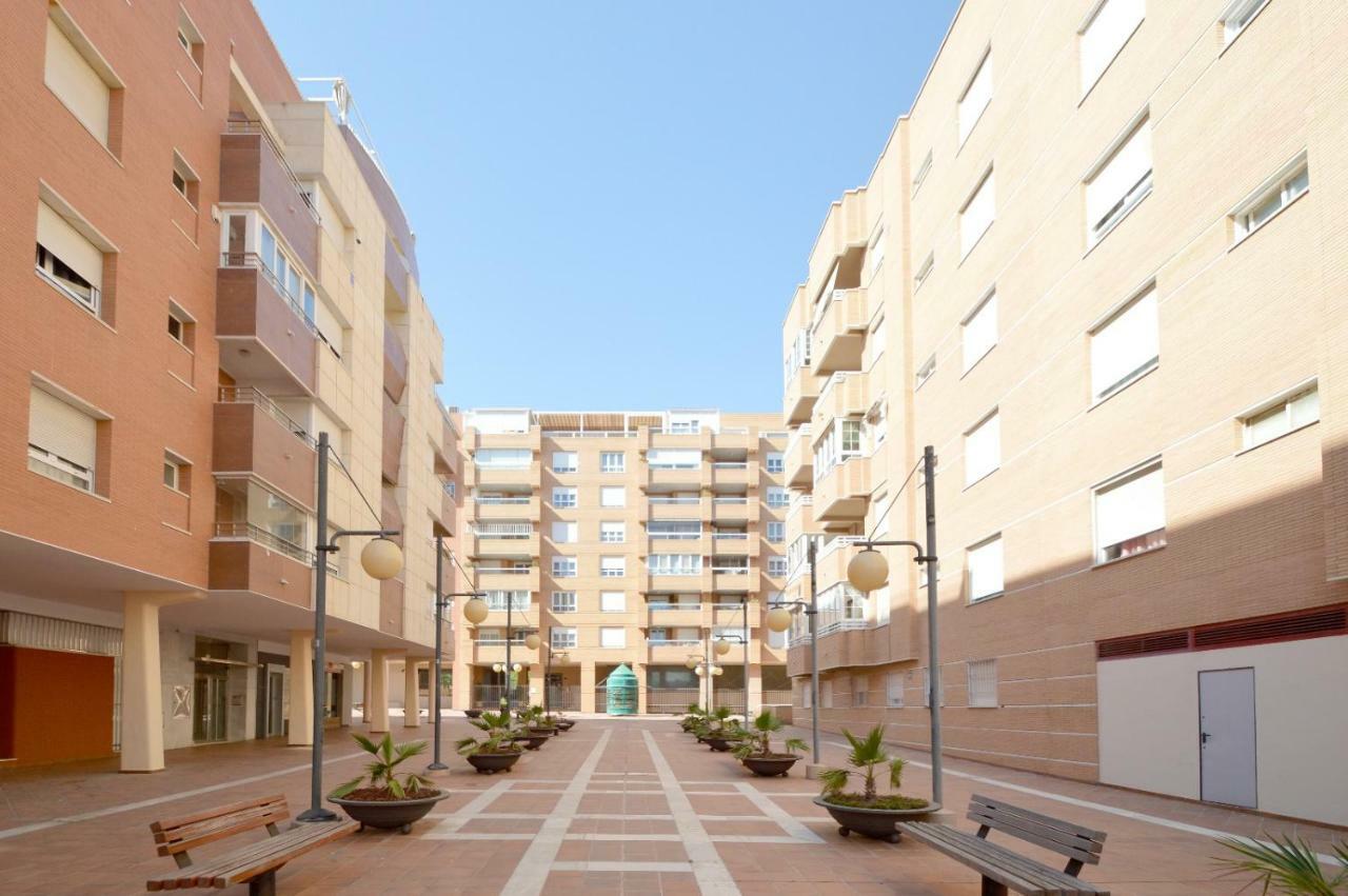 Moderno Apartamento Frente A La Playa Y El Centro Appartement Almería Buitenkant foto